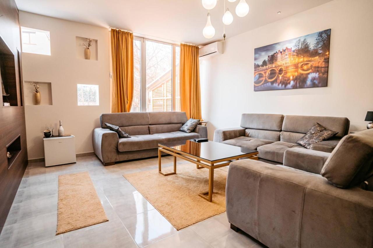 Magico Rooms & Apartments Ниш Экстерьер фото
