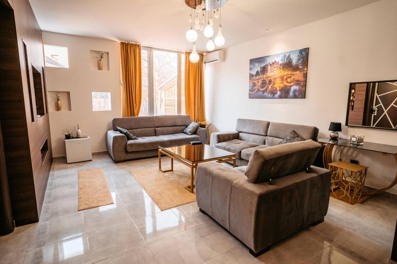 Magico Rooms & Apartments Ниш Экстерьер фото