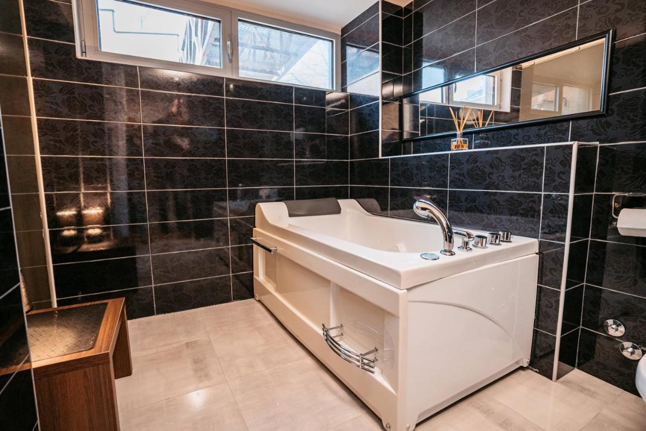Magico Rooms & Apartments Ниш Экстерьер фото